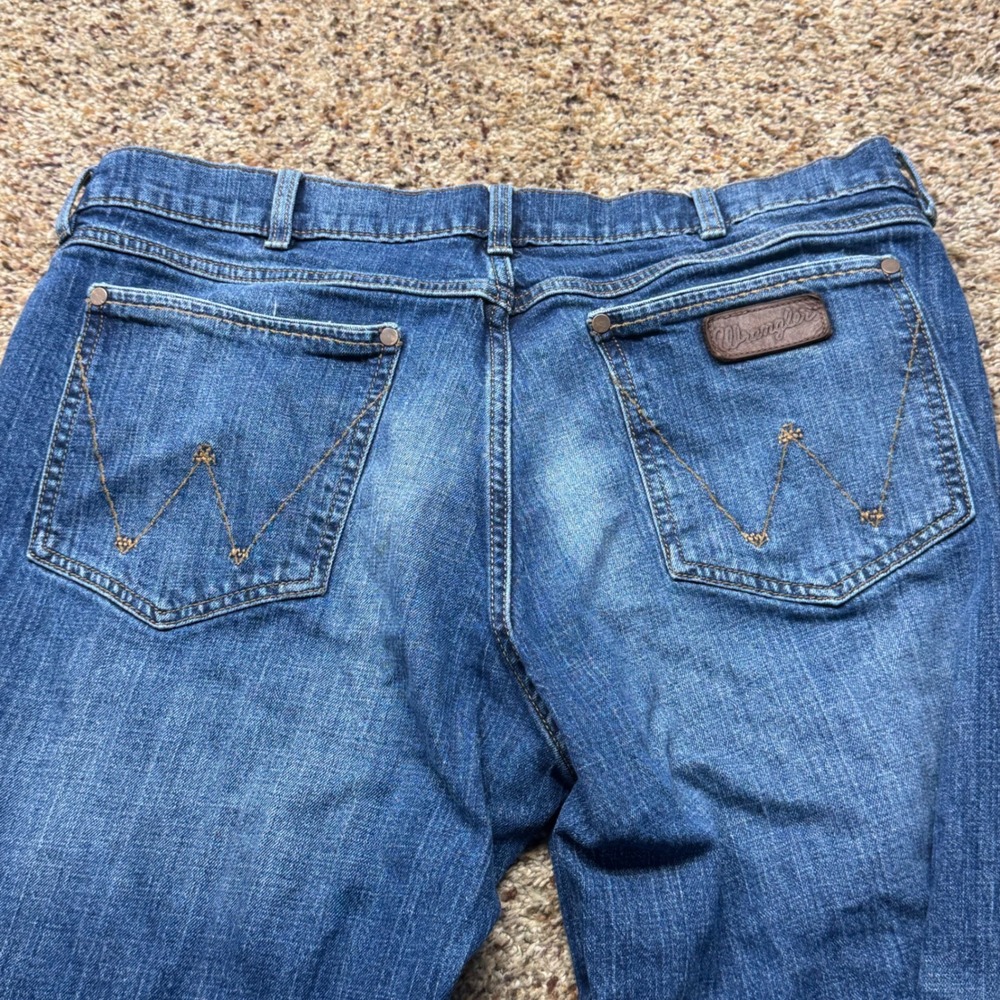 Wrangler Retro Relaxed Boot Cut Jeans Mens 38x30 Blue Medium Wash WRT20JH